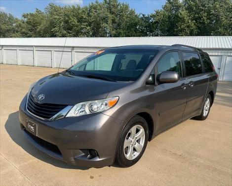 2014 Toyota Sienna LE