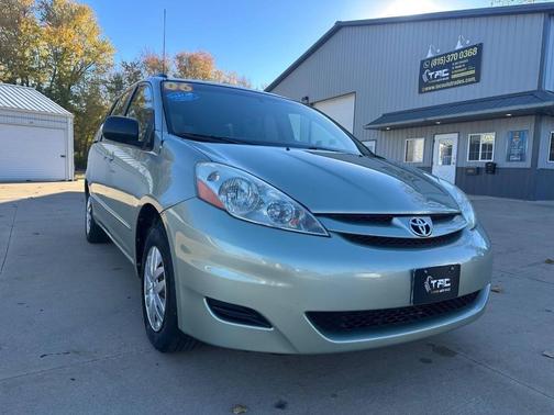 2006 Toyota Sienna LE