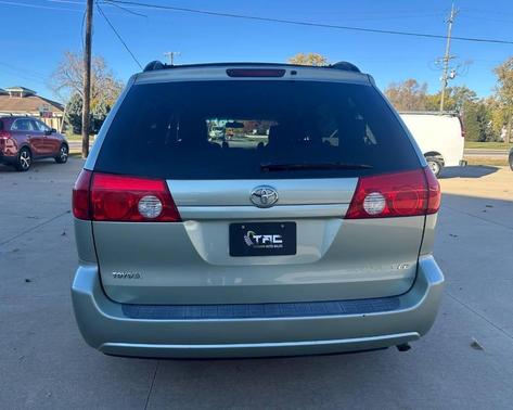 2006 Toyota Sienna LE