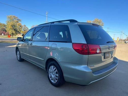 2006 Toyota Sienna LE