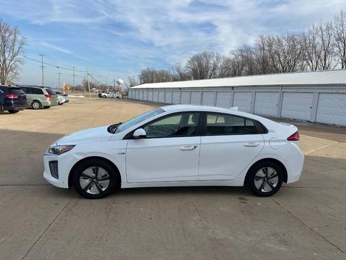 2020 Hyundai IONIQ Hybrid Blue
