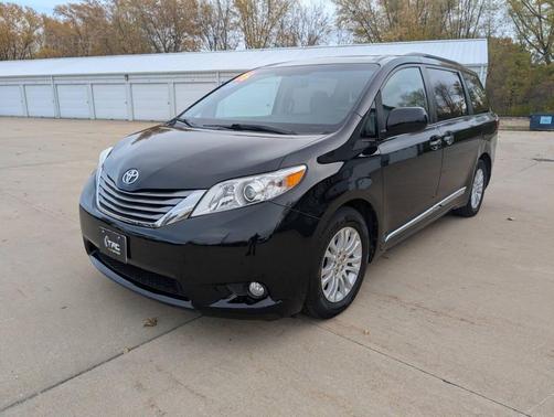 2016 Toyota Sienna XLE
