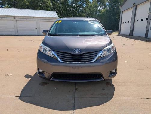 2013 Toyota Sienna XLE