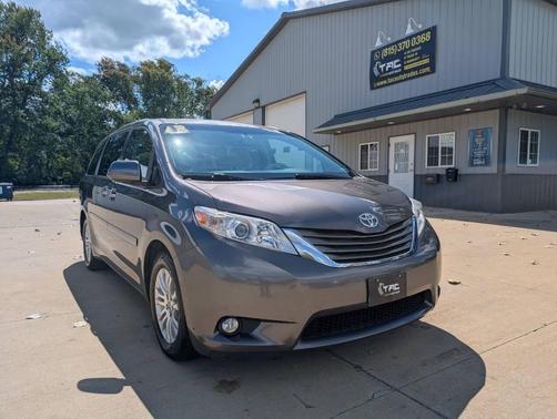 2013 Toyota Sienna XLE