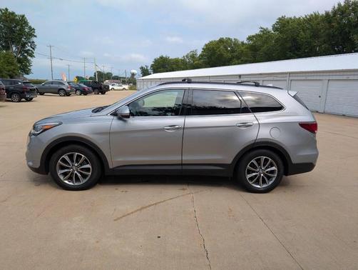 2017 Hyundai SANTA FE SE