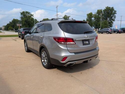 2017 Hyundai SANTA FE SE