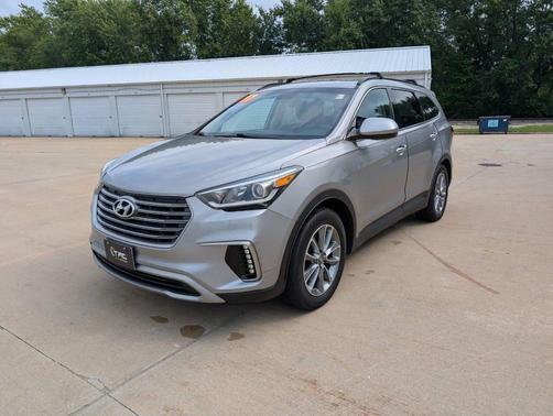 2017 Hyundai SANTA FE SE