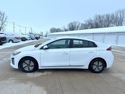 2020 Hyundai IONIQ Hybrid SE