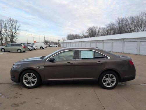 2016 Ford Taurus SEL