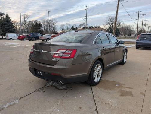 2016 Ford Taurus SEL