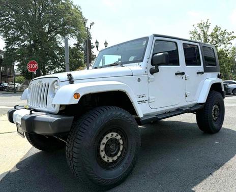 Bright White Clearcoat 2016 Jeep Wrangler Unlimited Sahara