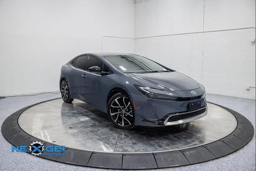 2025 Toyota Prius Plug-In Hybrid SE