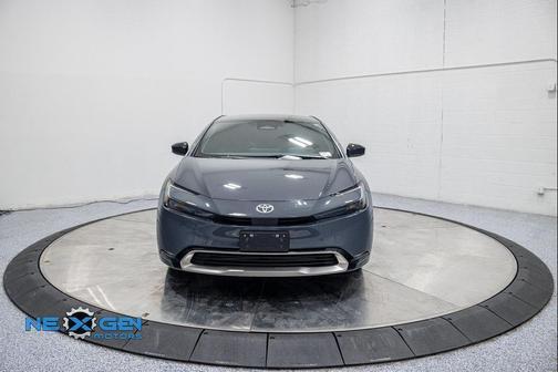 2025 Toyota Prius Plug-In Hybrid SE