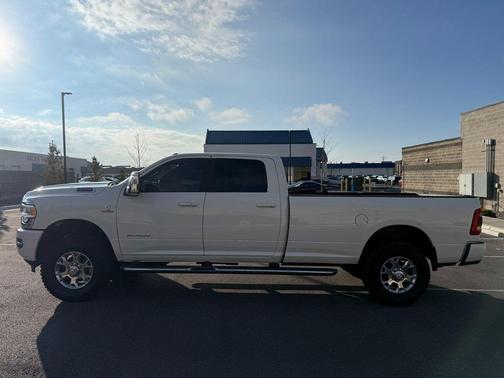 2023 RAM 3500 Laramie Crew Cab 4x4 8' Box