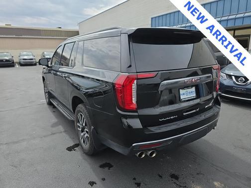 2023 GMC Yukon XL 4WD AT4