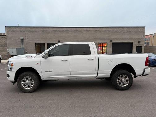 2023 RAM 2500 Laramie Crew Cab 4x4 6'4' Box