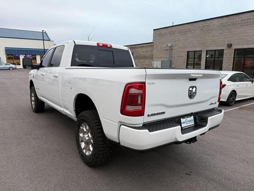 2023 RAM 2500 Laramie Crew Cab 4x4 6'4' Box