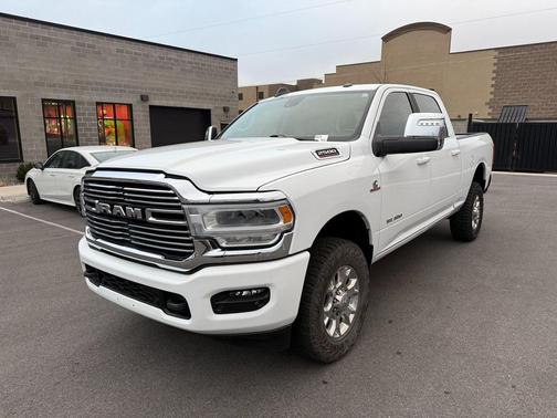 2023 RAM 2500 Laramie Crew Cab 4x4 6'4' Box