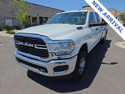 2022 RAM 3500 Tradesman Crew Cab 4x4 8' Box