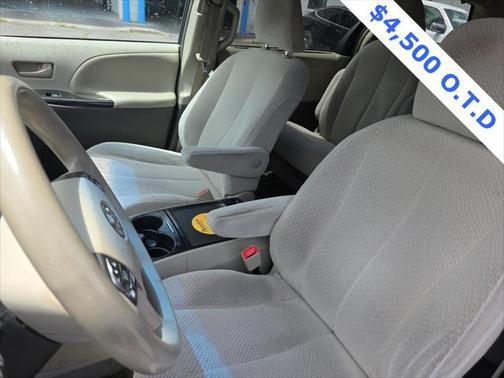 2012 Toyota Sienna LE