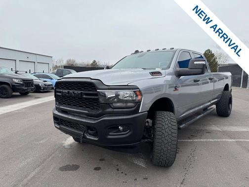 2024 RAM 3500 Tradesman Crew Cab 4x4 8' Box