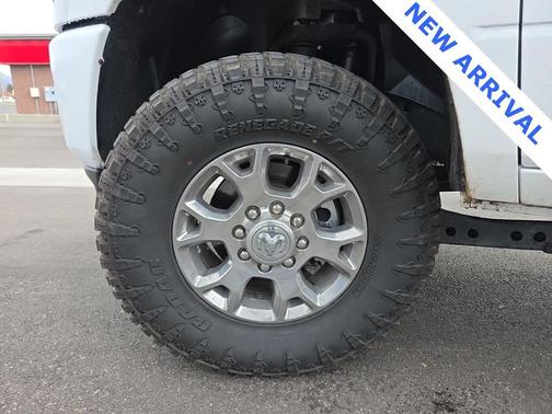 2023 RAM 2500 Laramie Crew Cab 4x4 6'4' Box