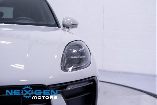 2024 Porsche Macan T