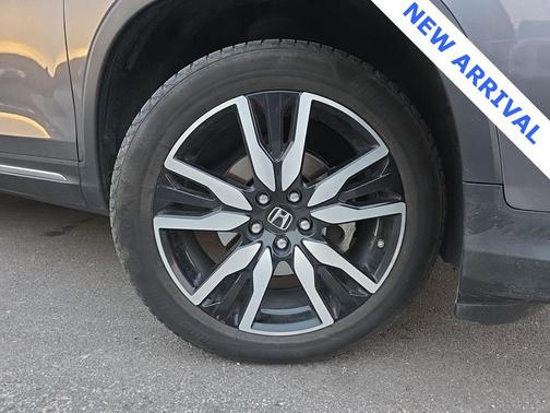 2020 Honda Pilot Touring 8-Passenger