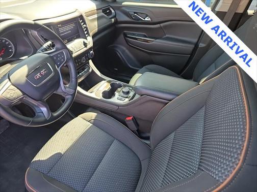 2023 GMC Acadia AWD AT4