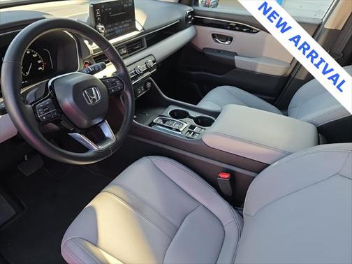 2025 Honda Pilot Touring 8-Passenger