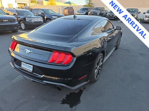2022 Ford Mustang EcoBoost