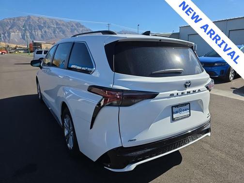 2024 Toyota Sienna XSE 7 Passenger