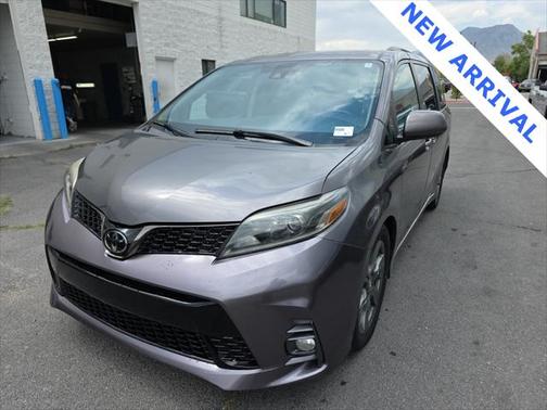 2019 Toyota Sienna SE
