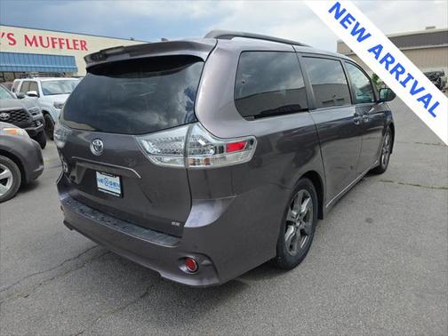 2019 Toyota Sienna SE