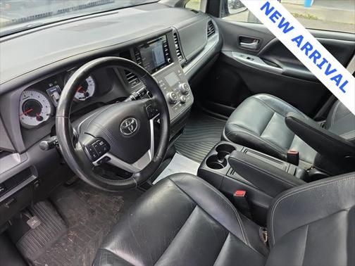 2019 Toyota Sienna SE
