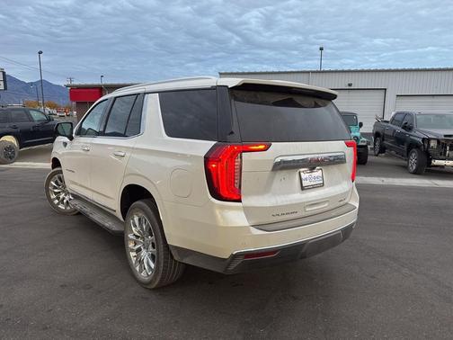 2024 GMC Yukon SLT