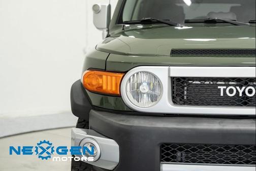 2014 Toyota FJ Cruiser Base