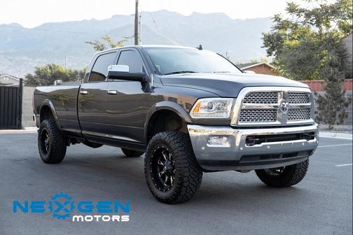2017 RAM 2500 Laramie Crew Cab 4x4 8' Box