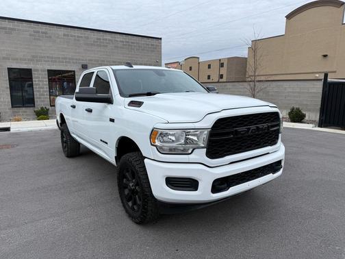 2022 RAM 2500 Tradesman Crew Cab 4x4 6'4' Box