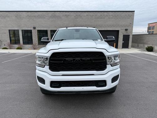 2022 RAM 2500 Tradesman Crew Cab 4x4 6'4' Box