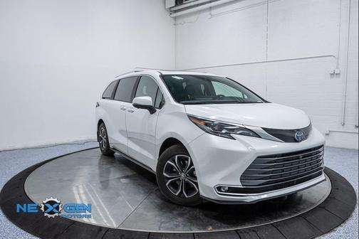 2025 Toyota Sienna Platinum