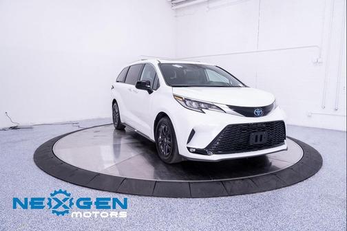 2024 Toyota Sienna XSE 7 Passenger