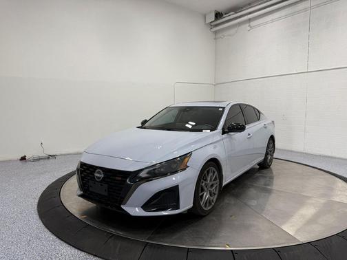 2023 Nissan Altima SR VC-Turbo FWD