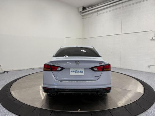 2023 Nissan Altima SR VC-Turbo FWD