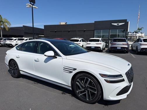 Uyuni White 2025 Genesis G80 2.5T