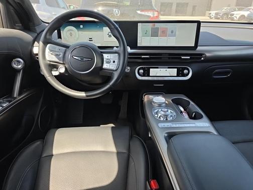 Savile Silver 2023 Genesis GV60 Advanced