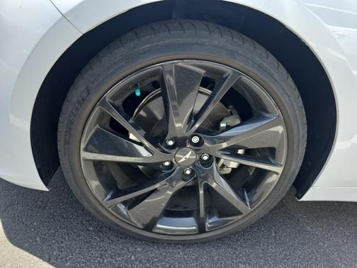 Uyuni White 2023 Genesis G70 2.0T