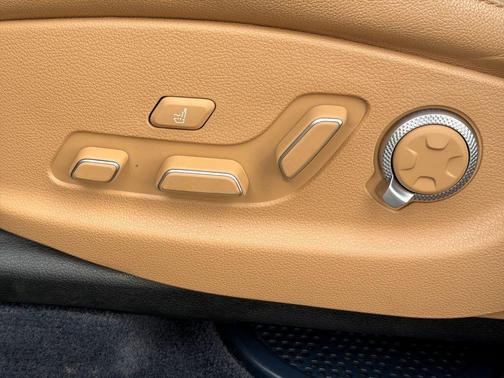 Savile Silver 2023 Genesis GV80 3.5T