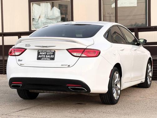 2015 Chrysler 200 S