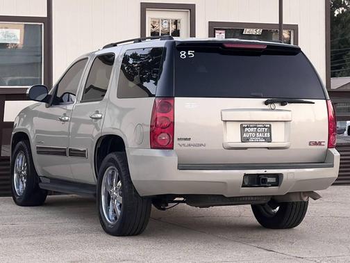 2011 GMC Yukon SLE